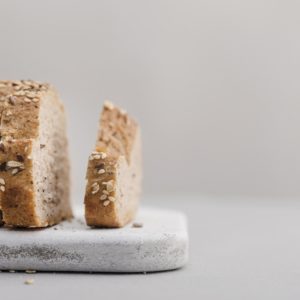 Хлеб бездрожжевой белый с семенами льна, 280 г, кфх Дедово Подворье